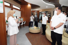 Bangun Lounge di Unpad,...
