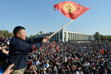 Oposisi Kyrgyzstan Terpecah...