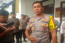 Gelombang Unjuk Rasa,...