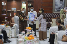 IMB Gratis Kini Bisa...
