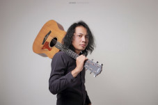 Nyanyikan Bersamamu,...