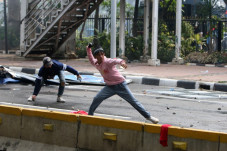 Polisi Duga Kelompok...