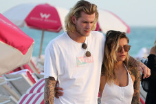 Kekasih Loris Karius,...