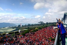 Sikap Empati dan Homofili...