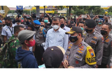 Polda Jatim Tetapkan...
