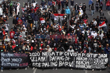 37 Demonstran Anarkistis...
