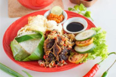 Nikmatnya Sup Buntut...