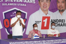 Didukung Militan Ungu...