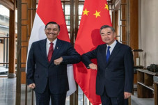 Kunjungi China, Luhut...