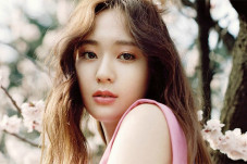 Krystal f(x) Resmi Tinggalkan...