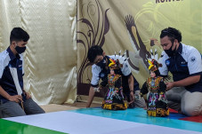 Robot Seni Tari UNY...