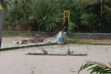 Banjir Bandang Terjang...