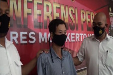 Pria Lajang di Mojokerto...