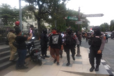Hendak Menyusup, Anggota...