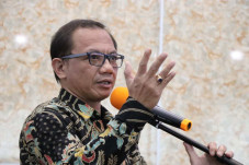 Polemik UU Cipta Kerja,...