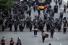 Unjuk Rasa Ricuh, Polisi...