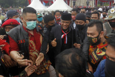 Petinggi dan Anggota...