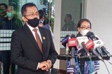 DPR Resmi Serahkan UU...