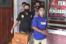 Seharian Tak Pulang...
