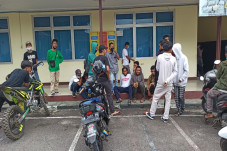 Bocah...Bocah! Disuruh...