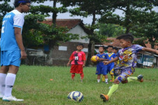 Monitor Pak Iwan Bule,...