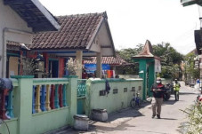 Pemukiman Padat, 19...