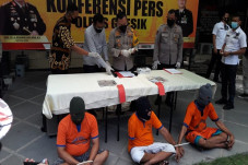 Polisi Gerebek Penombok...