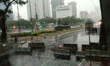 Hujan Deras Tak Kunjung...