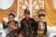 Pejantan Tangguh, Pelajar...