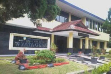 Penghuni Positif COVID-19,...