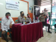 Polsek Johar Baru Berikan...