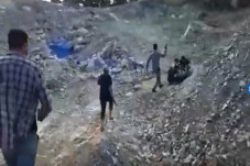 Lari dari Kejaran Polisi,...