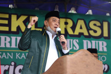 4.000 Ribu Barikade...