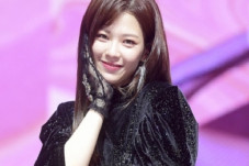 Jeongyeon TWICE Tak...