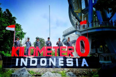 Tugu Nol Kilometer,...