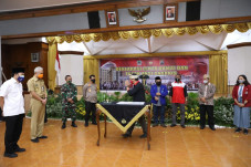 Warga Jateng Deklarasi...