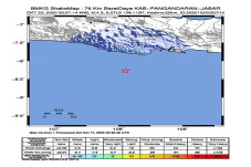 Dini Hari Gempa M=4,6...