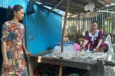 Pengupas Bawang Curhat...