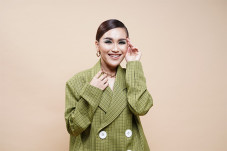 Ayu Ting Ting Guncang...
