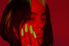 Billie Eilish Gelar...