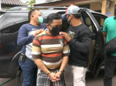 Tergiur Untung Besar,...