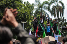 Didemo Ribuan Buruh,...