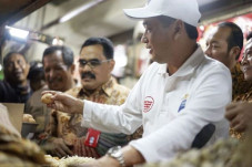 Neraca Dagang Surplus,...