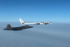 Jet Tempur Siluman F-22...