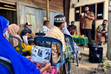 Kampanye di Desa Sawaru,...