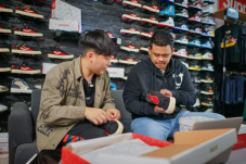 Bobby Unboxing Sneaker...