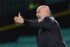 Stefano Pioli : Kompak...