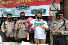 Polisi Gulung Komplotan...