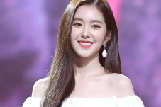 Irene Red Velvet Minta...