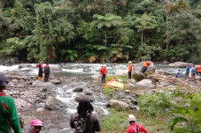 Pamit Mancing, Warga...